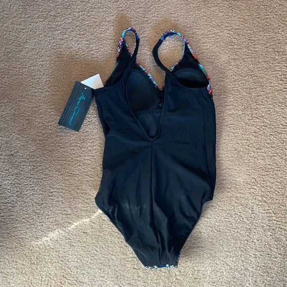 New Women’s Aqua Green Pattern Full Piece Swimsuit. Size M - Picture 2 of 7